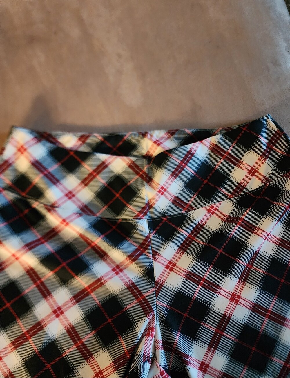 Plaid Stretch Leggings - Black, White & Red